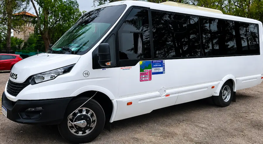 Alquiler de combis con chofer 23 pasajeros - Doctor Bus